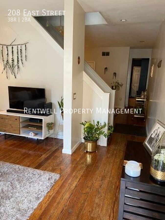 208 East St - Photo 3 of 28