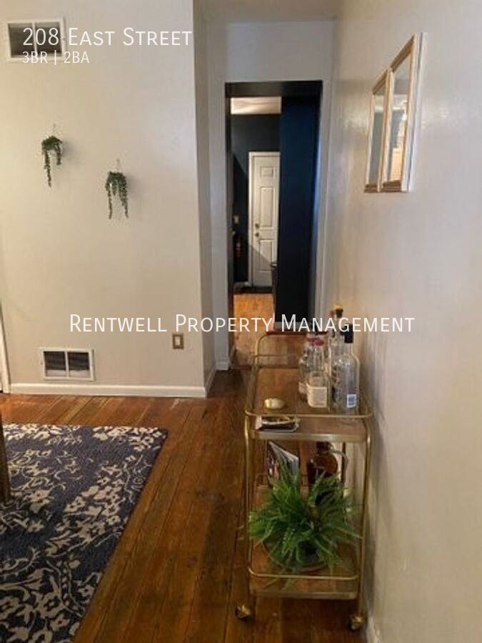 208 East St - Photo 5 of 28
