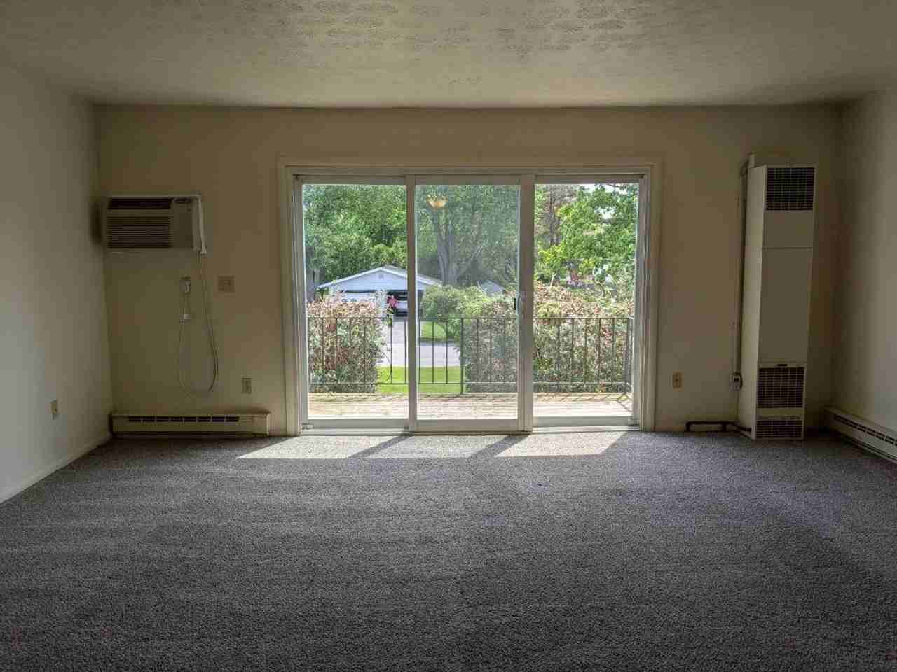 Woodstock Gardens Apartments - Photo 2 of 13