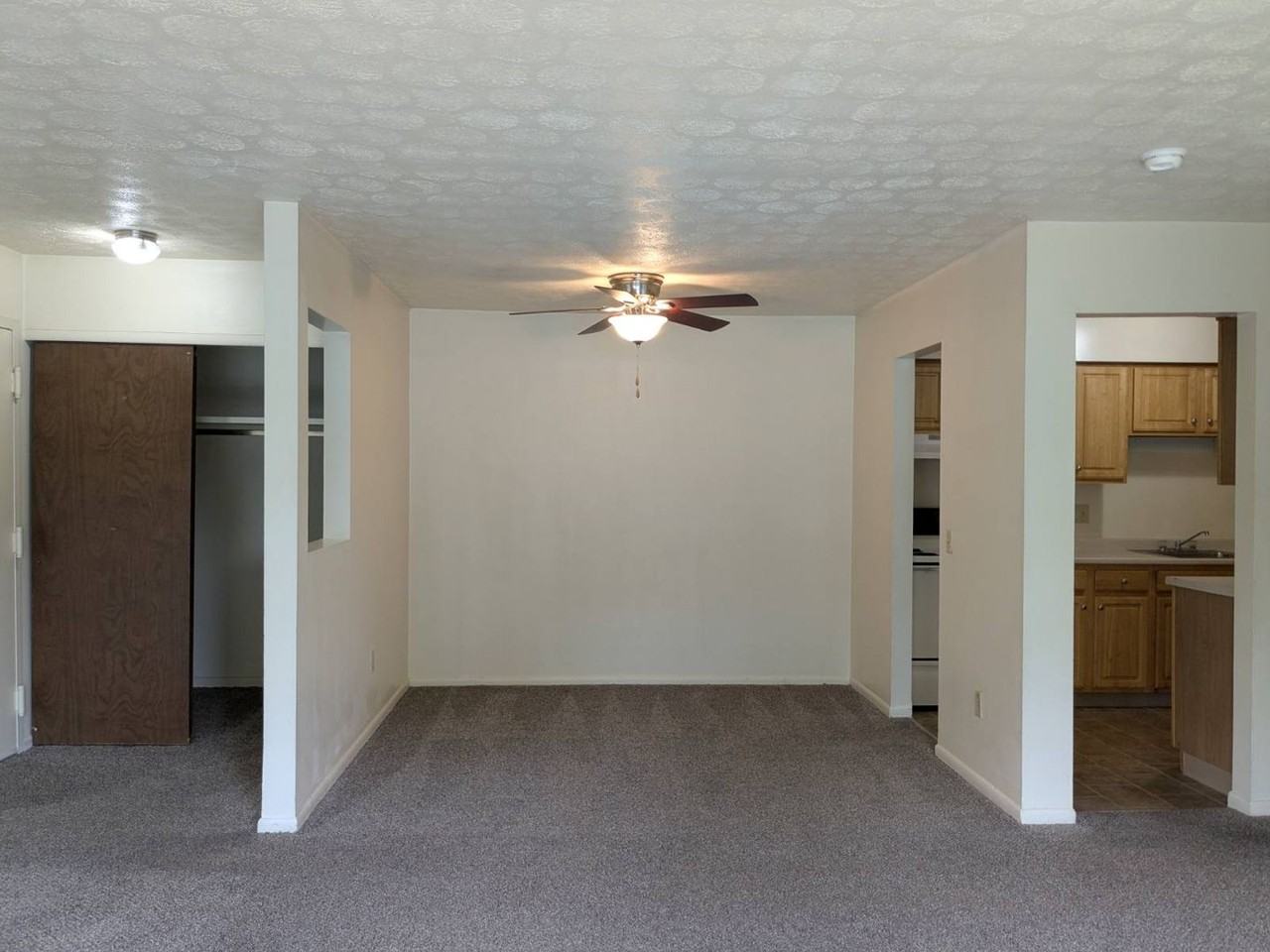 Woodstock Gardens Apartments - Photo 3 of 13