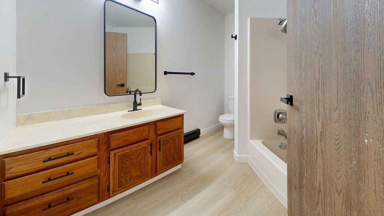 215 E Arbor (Bismarck,ND) - Photo 5 of 17