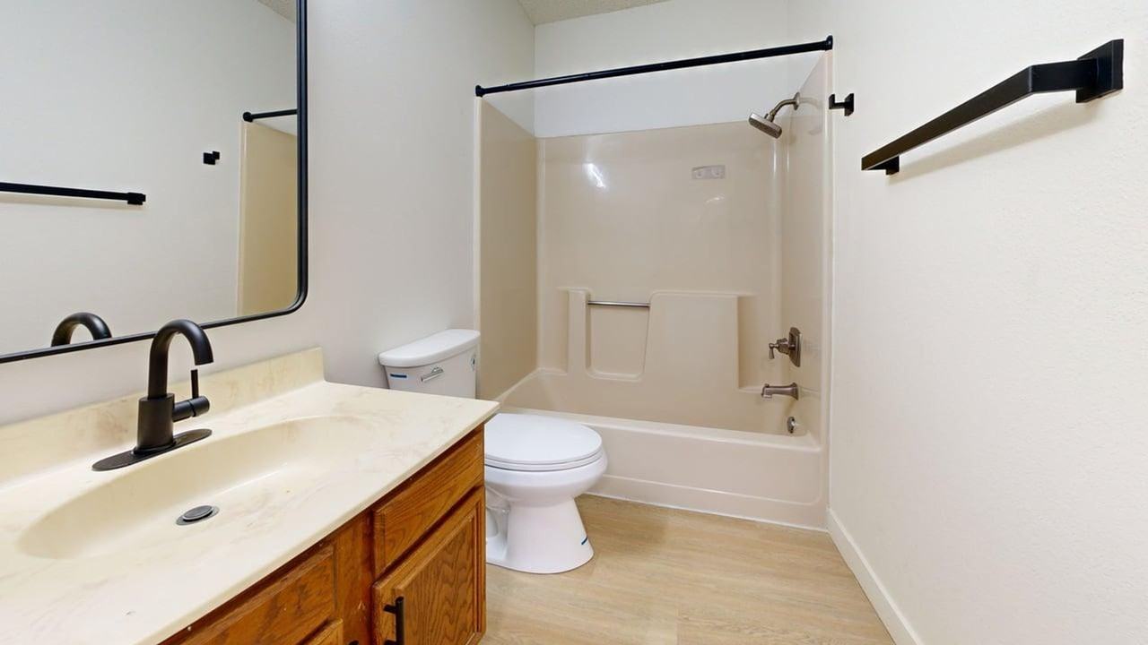 215 E Arbor (Bismarck,ND) - Photo 7 of 17