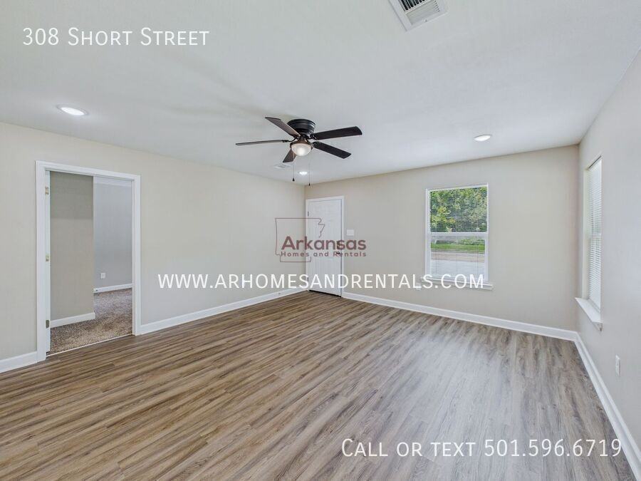 308 Short St - Photo 2 of 14