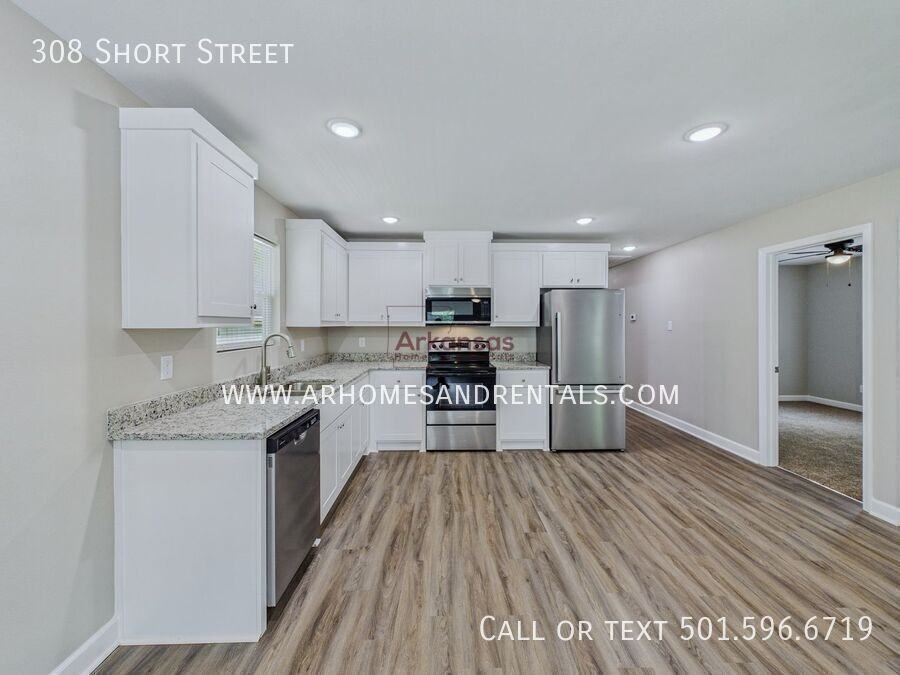 308 Short St - Photo 4 of 14