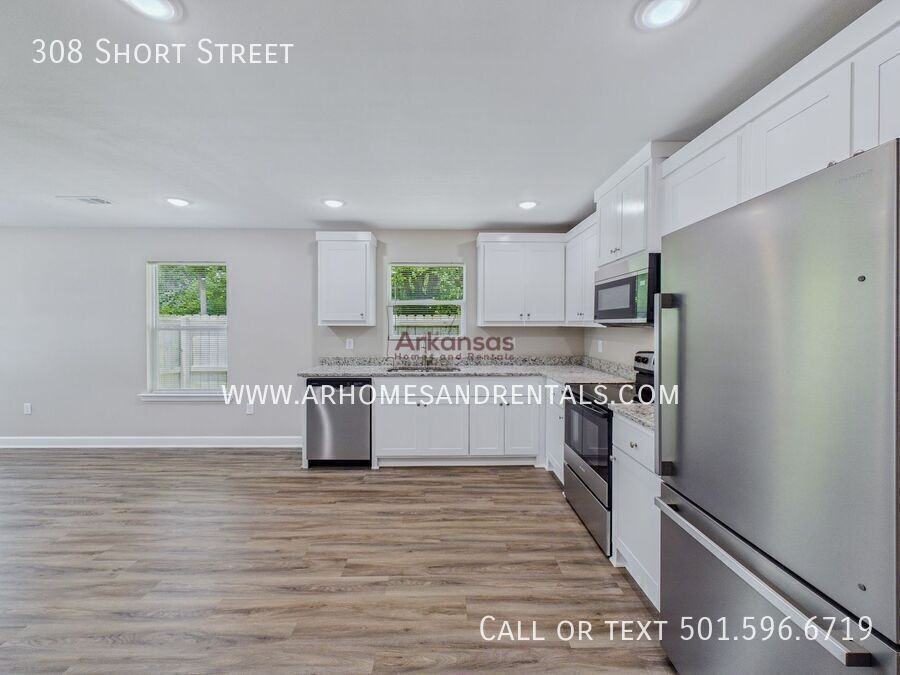 308 Short St - Photo 5 of 14