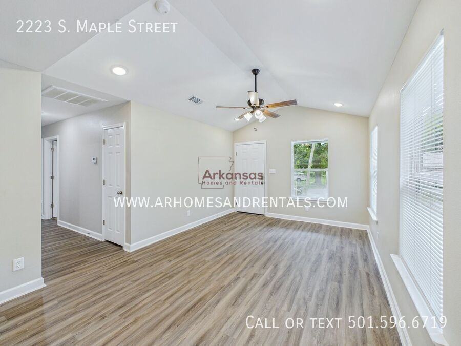 2223 S Maple St - Photo 2 of 17