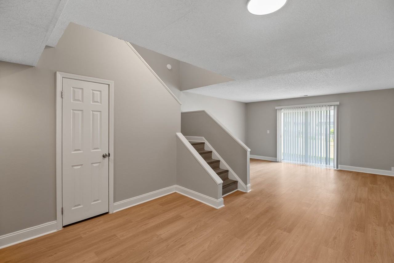 Colonial Pointe Apartments - Photo 6 of 50