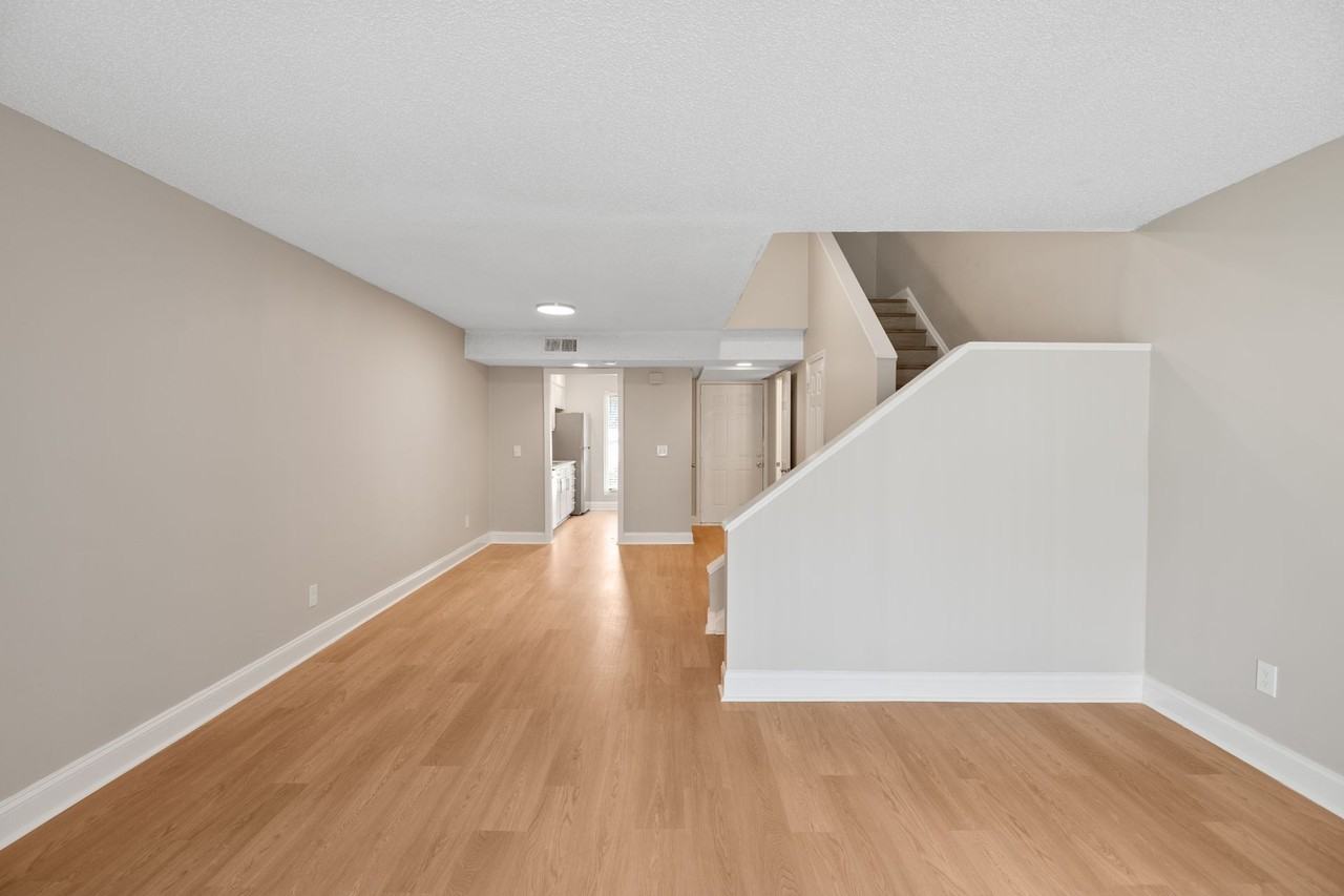 Colonial Pointe Apartments - Photo 7 of 50