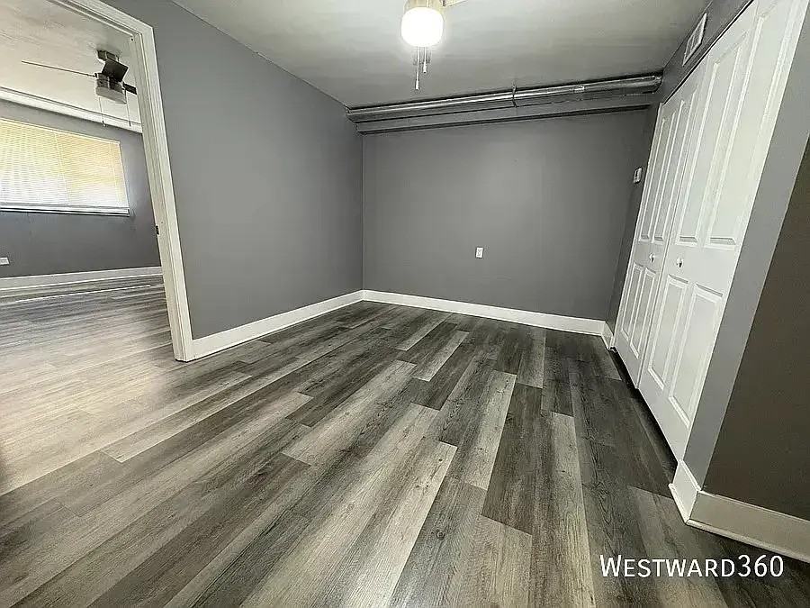 508 W 46th Pl #1 - Photo 6 of 11