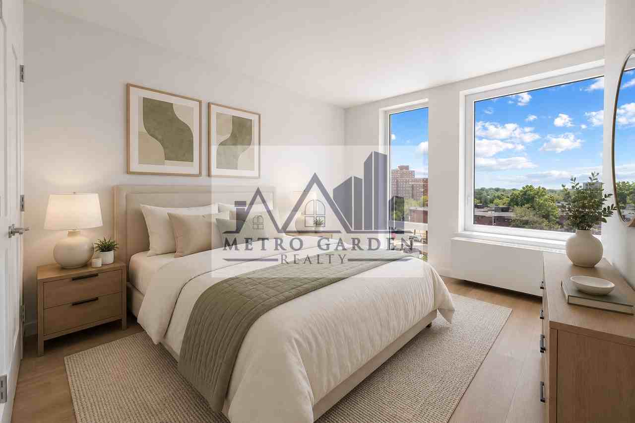 71-82 Parsons Boulevard #610 - Photo 4 of 15