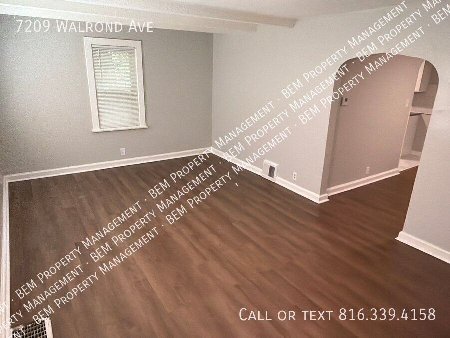 7209 Walrond Ave - Photo 4 of 12