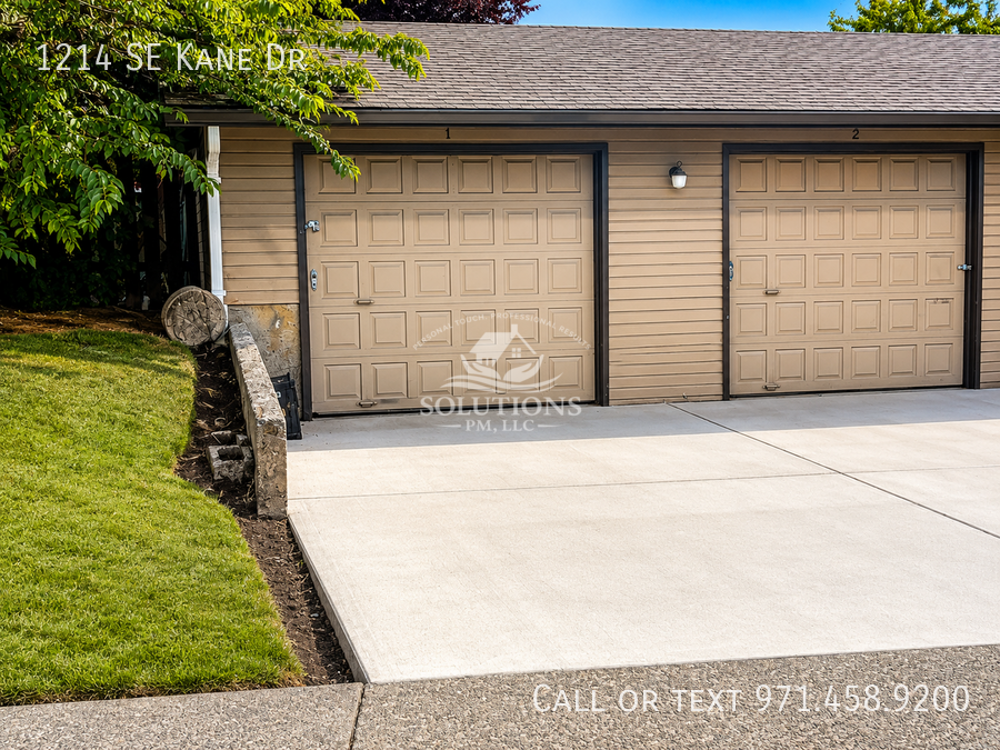 1214 Se Kane Dr - Photo 3 of 12