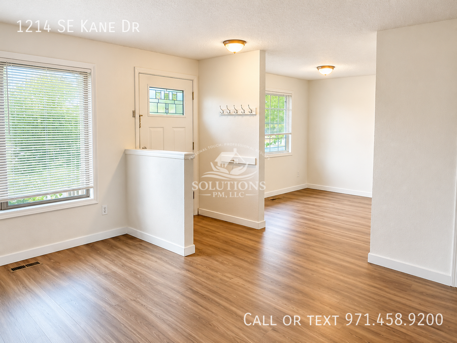 1214 Se Kane Dr - Photo 2 of 12