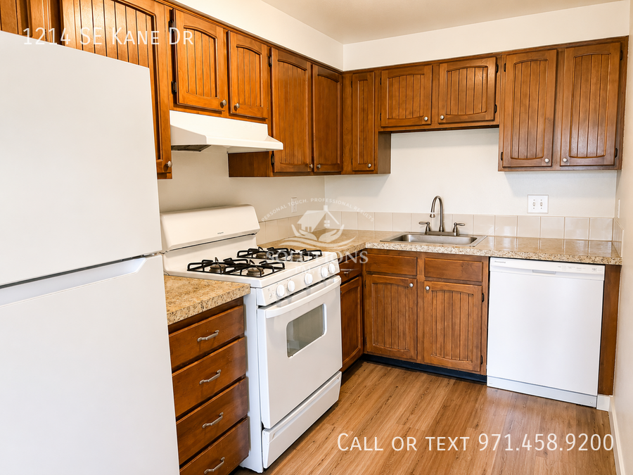 1214 Se Kane Dr - Photo 4 of 12