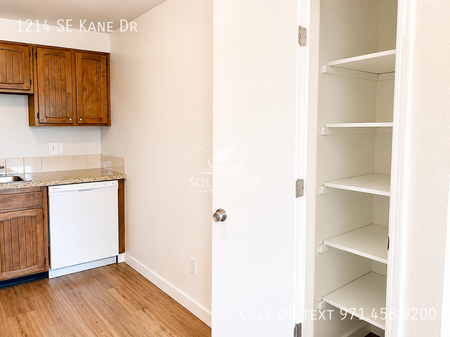 1214 Se Kane Dr - Photo 5 of 12