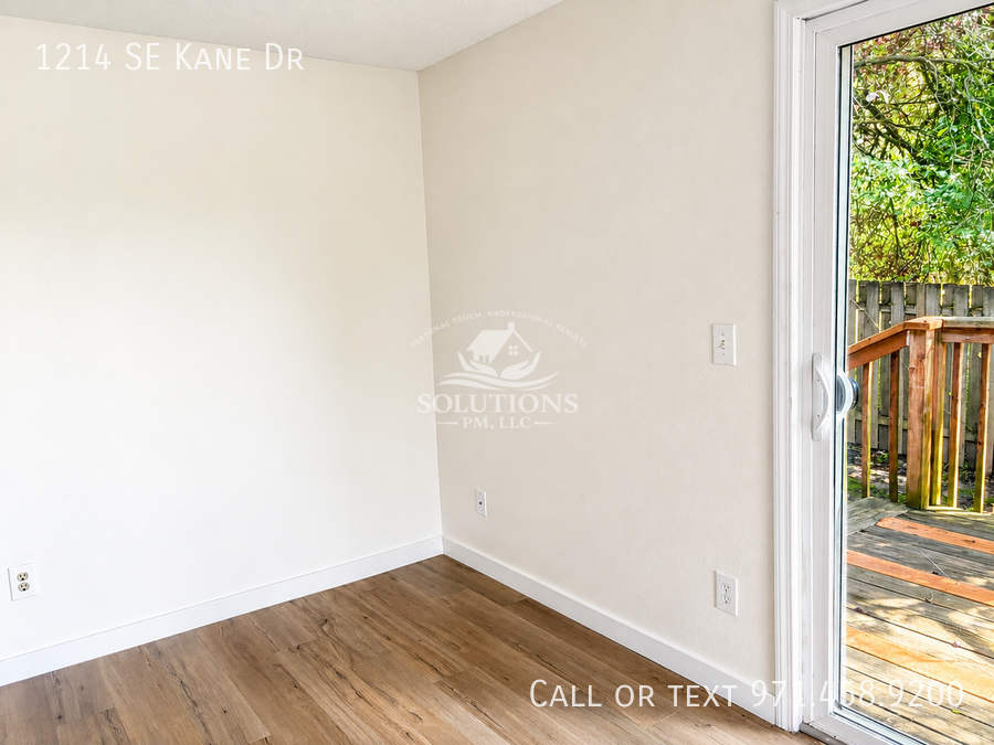 1214 Se Kane Dr - Photo 6 of 12