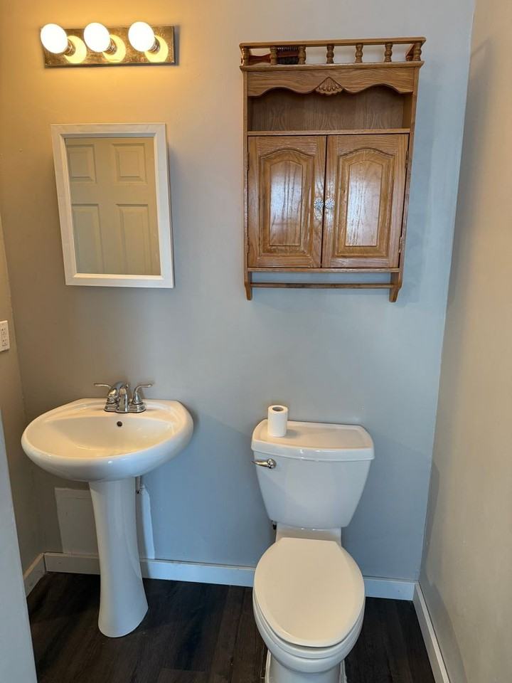105 Main St S Apt 10 #10 - Photo 6 of 8