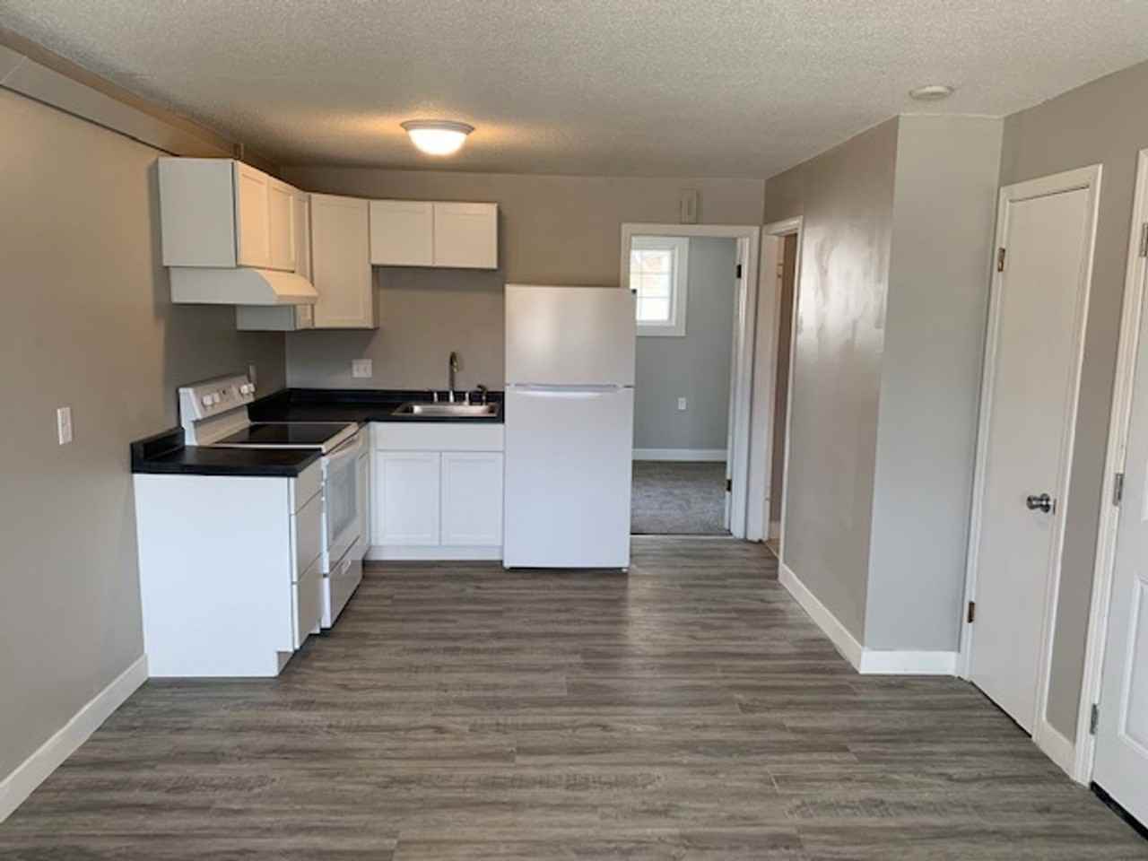 102 2nd Ave Sw - Photo 2 of 7