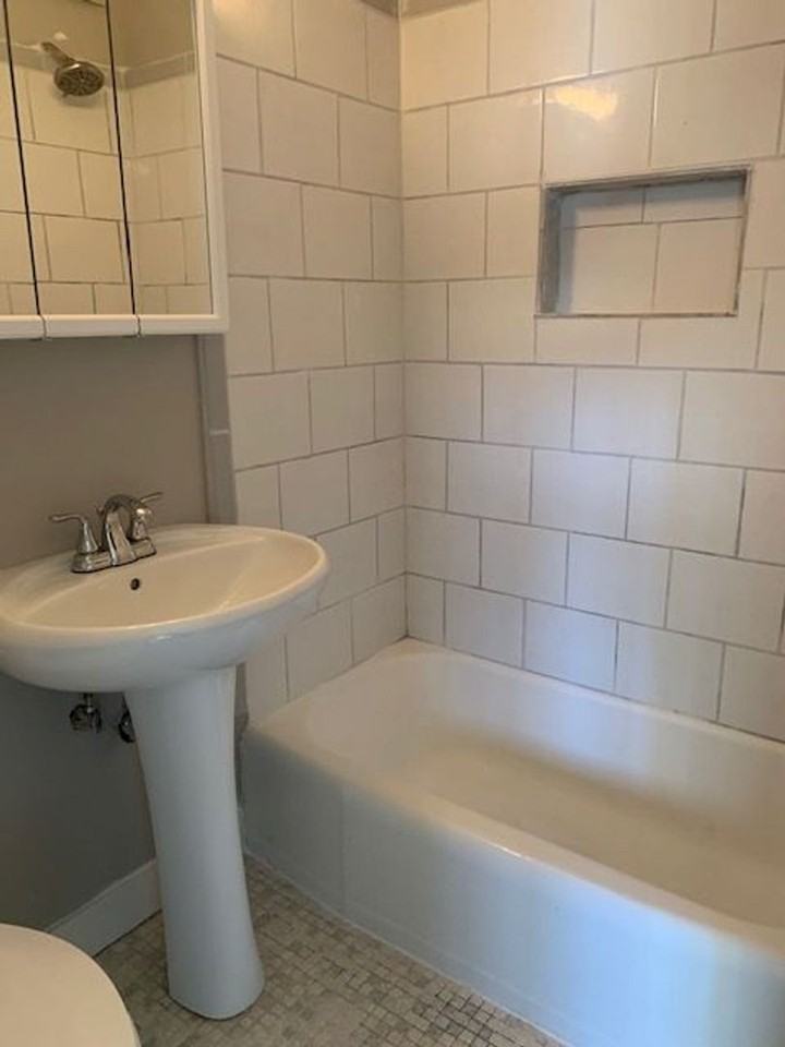 102 2nd Ave Sw - Photo 6 of 7
