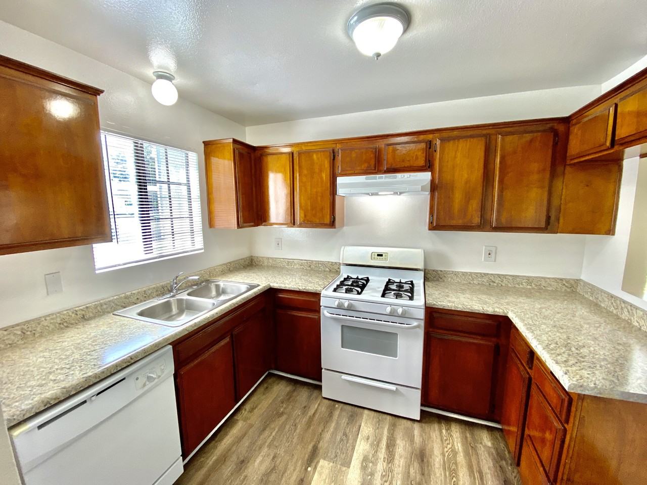 2908 E South St #1 - Photo 2 of 15