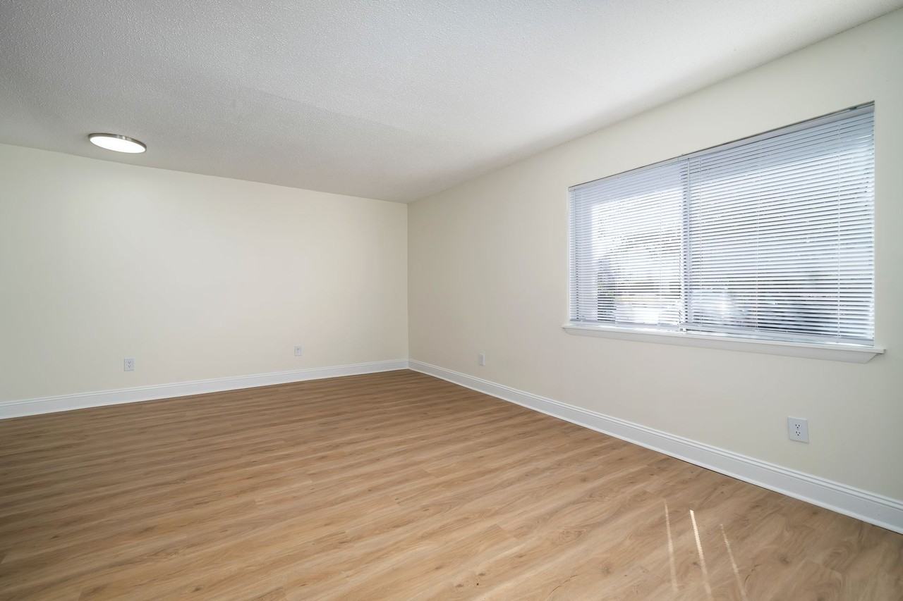 Beacon Pointe Apartments - Photo 5 of 49