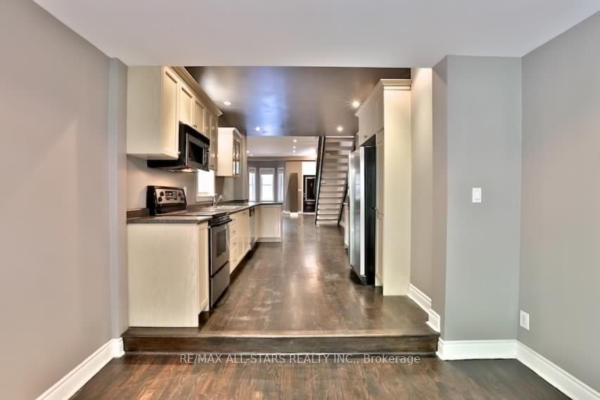 68 Macpherson Avenue - Photo 8