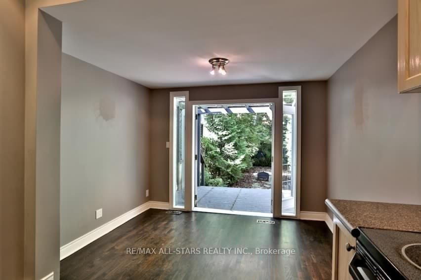 68 Macpherson Avenue - Photo 11
