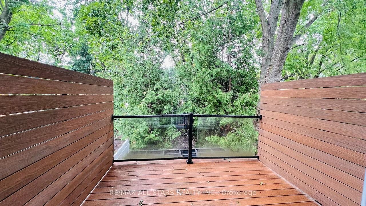 68 Macpherson Avenue - Photo 22