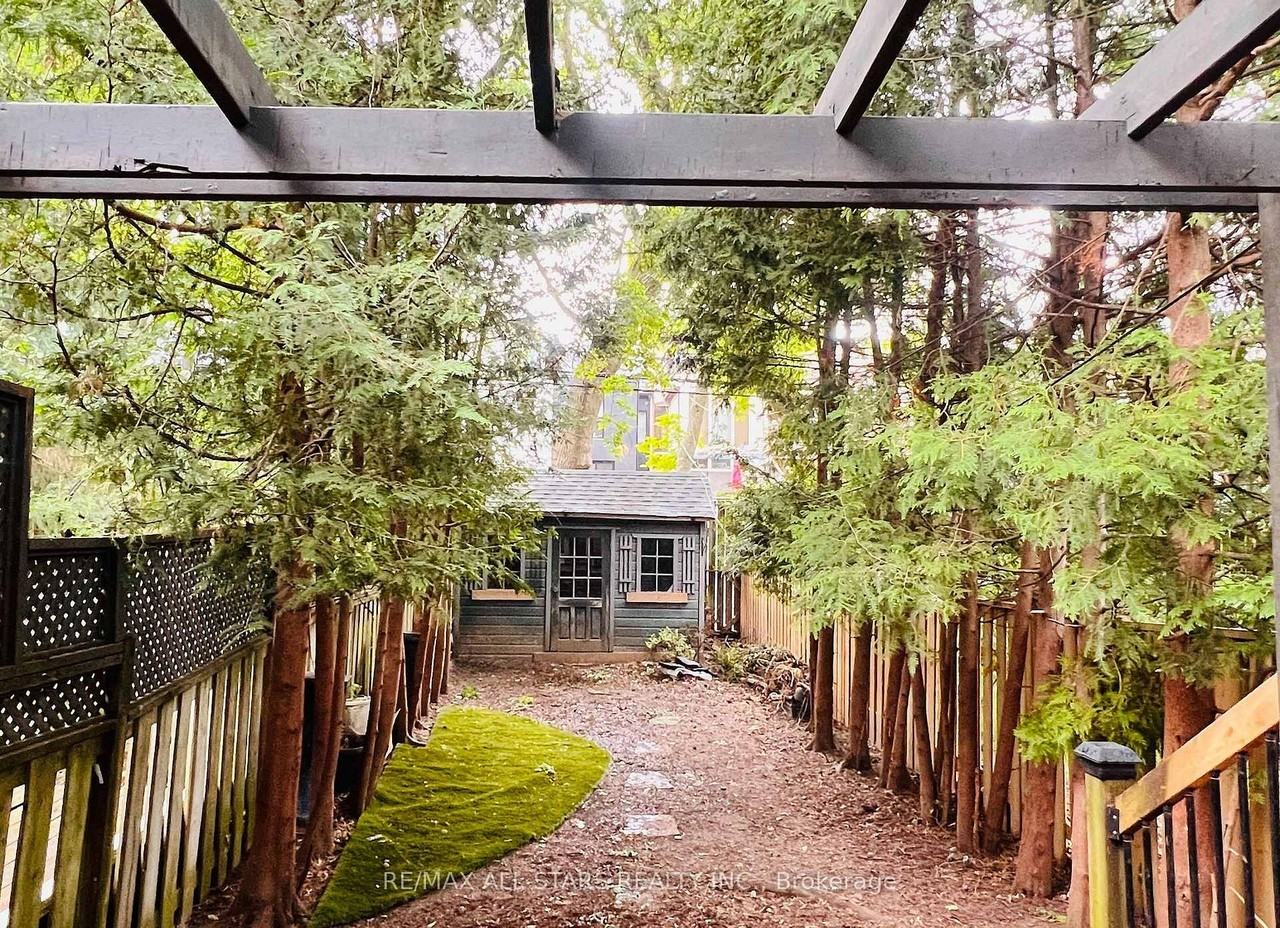 68 Macpherson Avenue - Photo 23