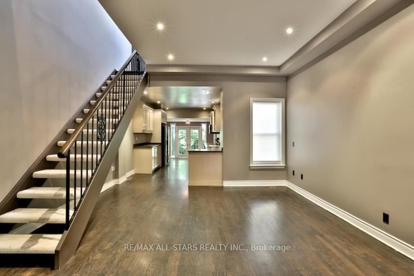 68 Macpherson Avenue - Photo 6 of 25