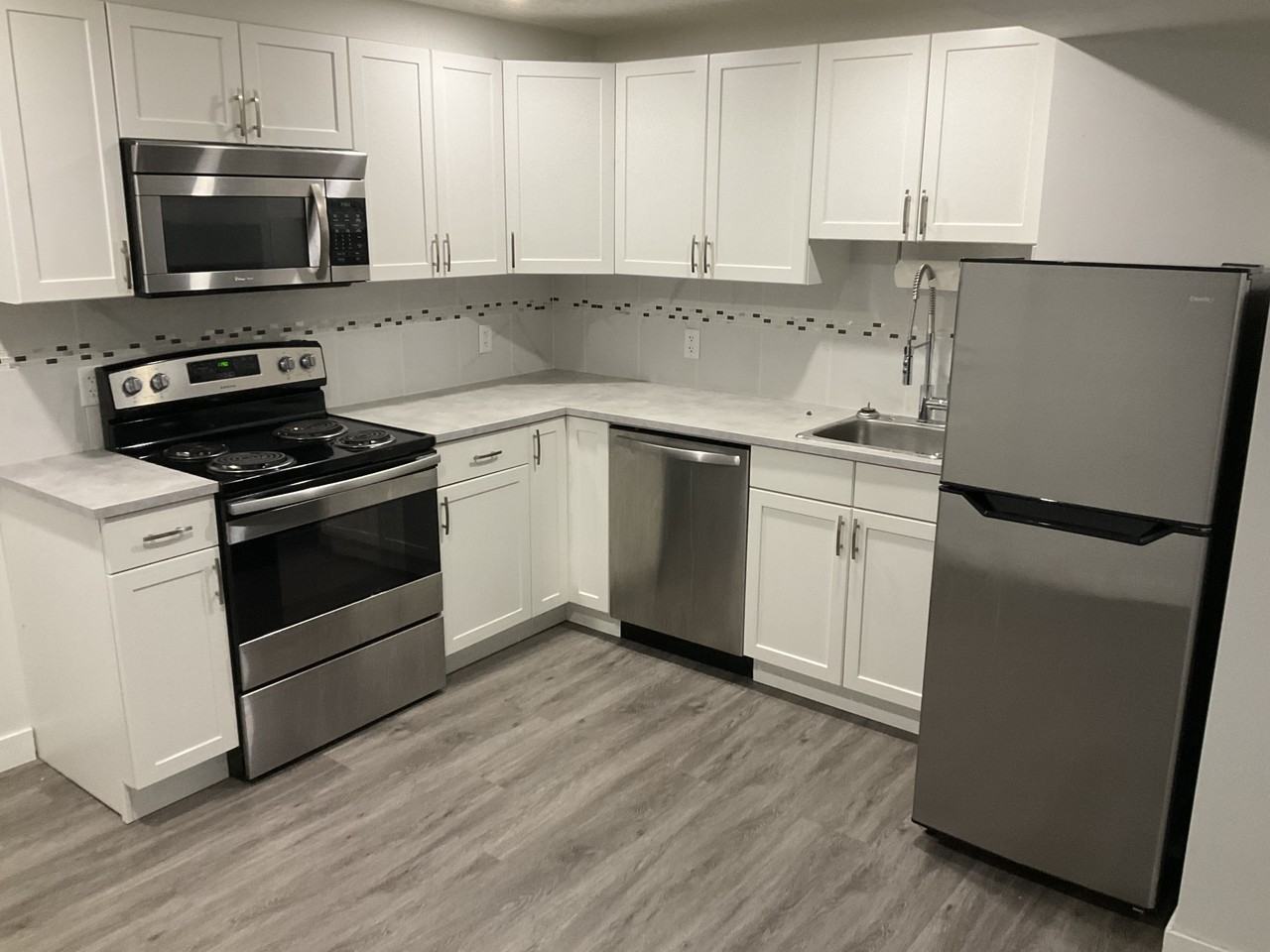 12020 102 St Nw - Photo 3 of 39