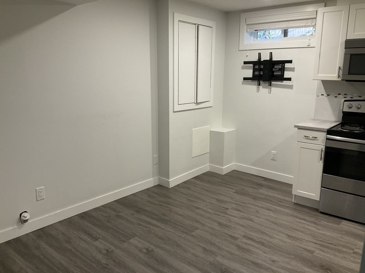 12020 102 St Nw - Photo 6 of 39