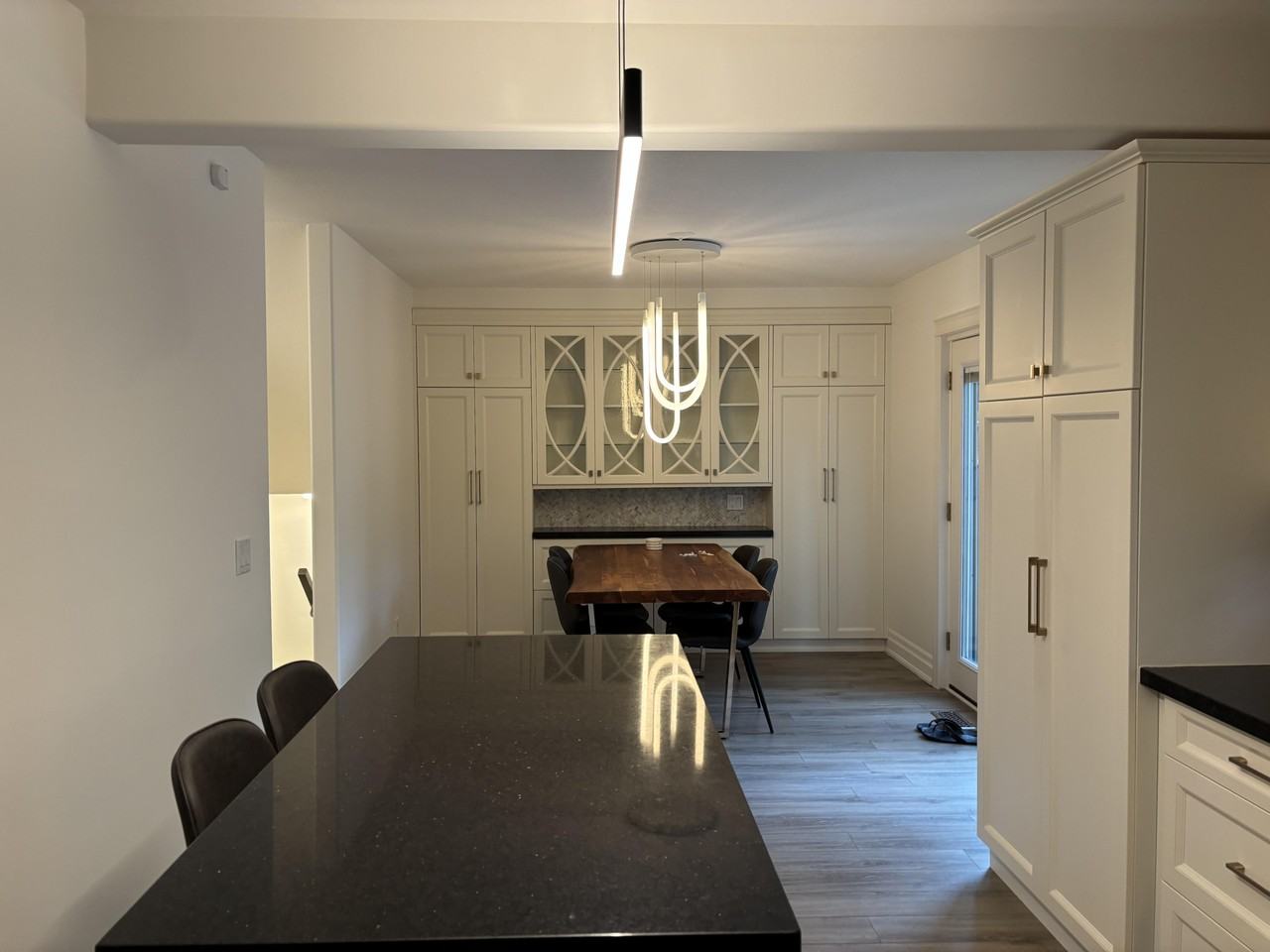 33 Broadway Ave - Photo 3 of 22