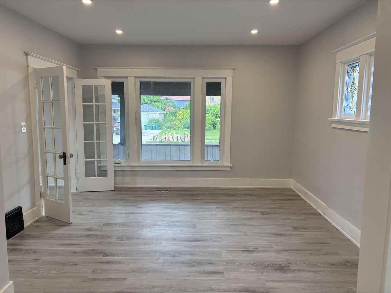 5810 Symmes St - Photo 3 of 19