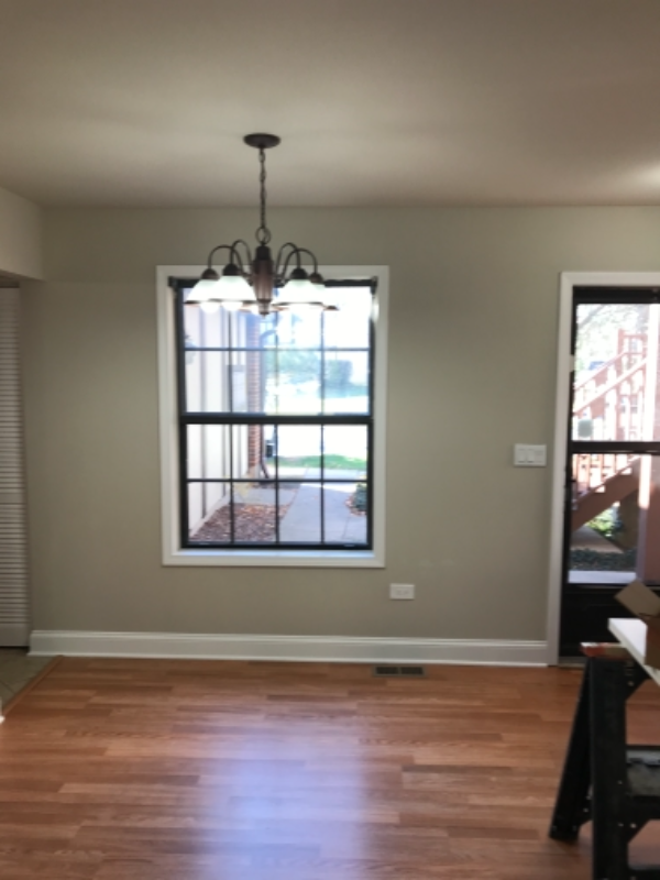 371 Sandhurst Cir - Photo 4 of 34