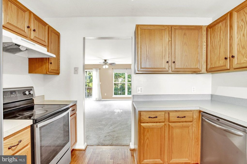 313 Aspen Dr - Photo 4 of 11
