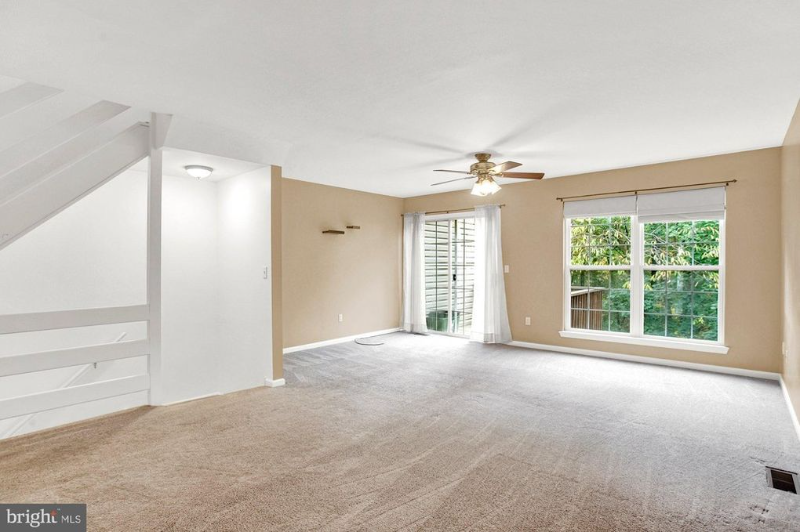 313 Aspen Dr - Photo 5 of 11