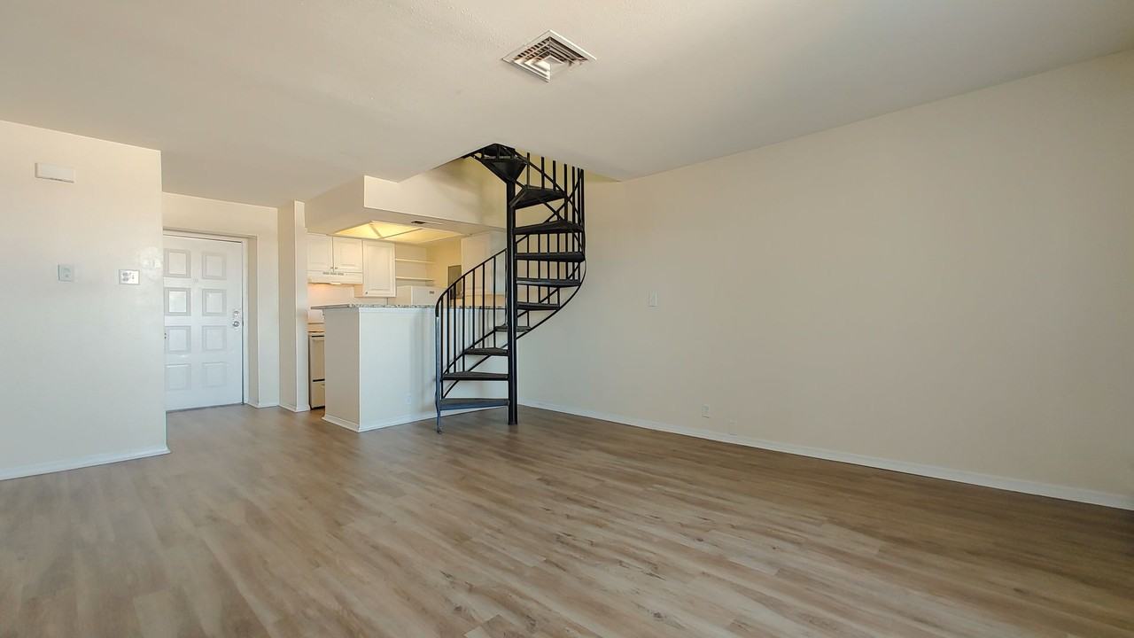 Cloudview Terrace - Photo 3 of 21