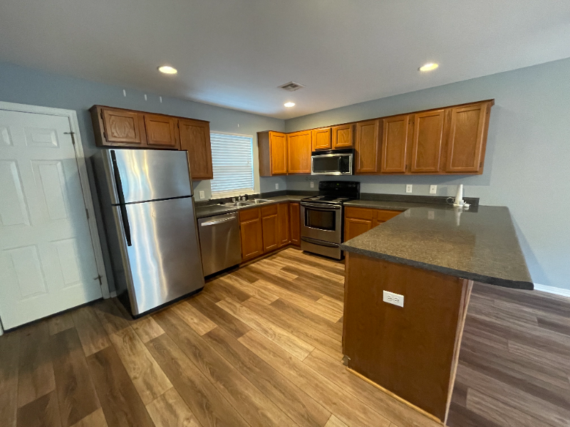 1899 W Stone St #2 - Photo 2 of 10