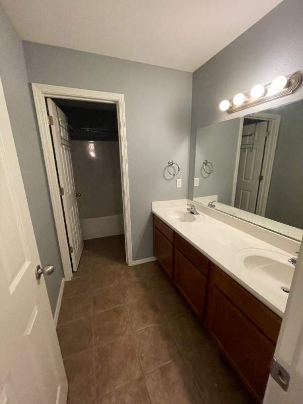 1899 W Stone St #2 - Photo 7 of 10