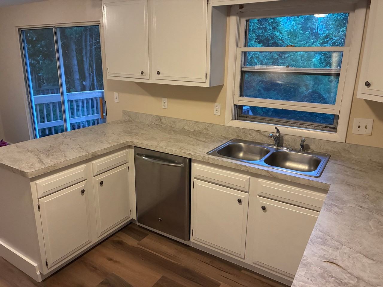 647 Sunflower Dr - Photo 4 of 11