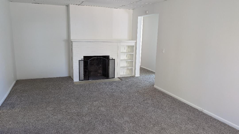 1308 S Michigan Ave #2 - Photo 2 of 9