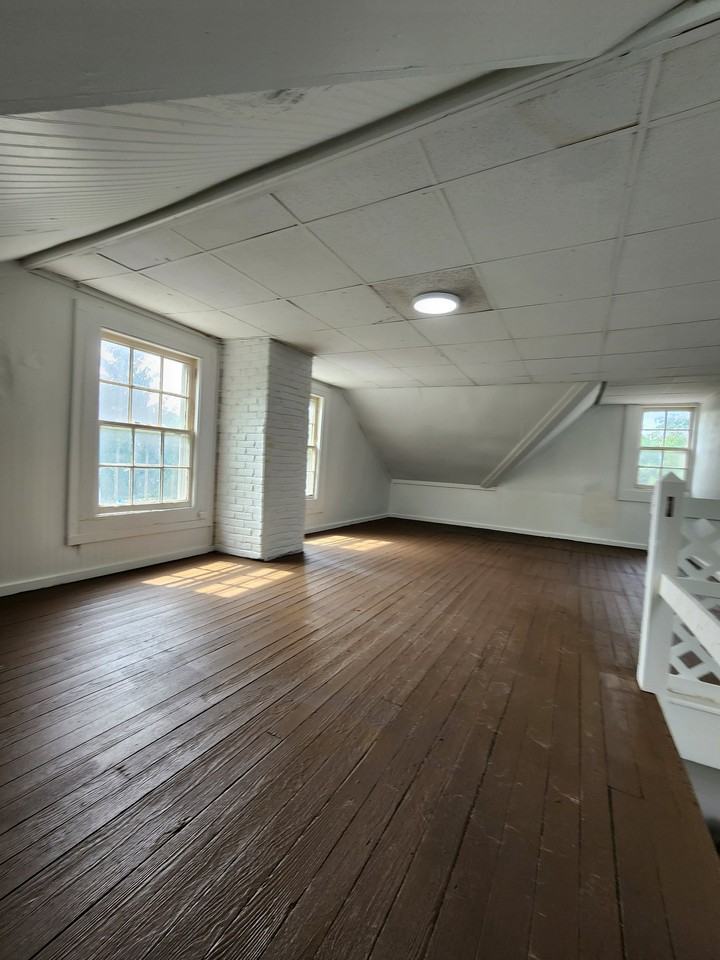 1810 Olive St - Photo 7 of 15