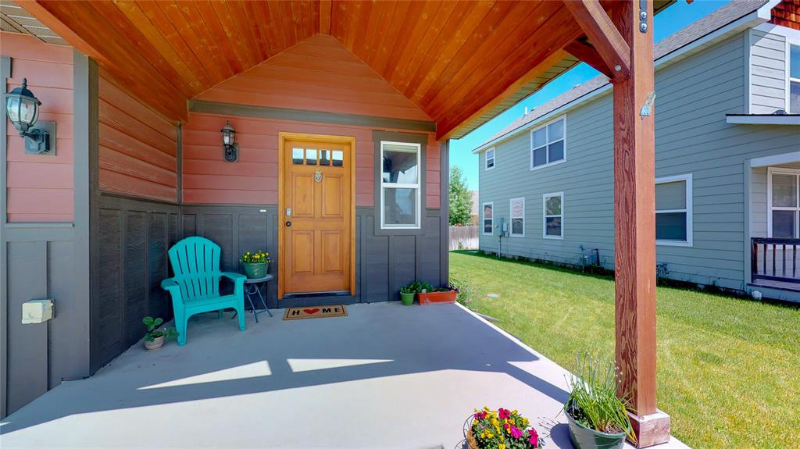 1102 Idaho St - Photo 2 of 14
