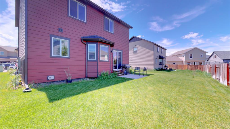 1102 Idaho St - Photo 3 of 14