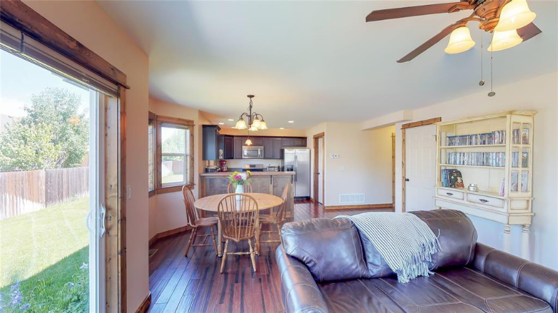 1102 Idaho St - Photo 6 of 14