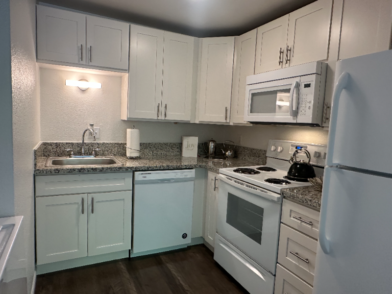 846 Phoenix St Ne - Photo 7 of 22