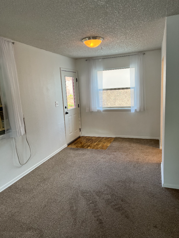 2318 5th St - Photo 3 of 11