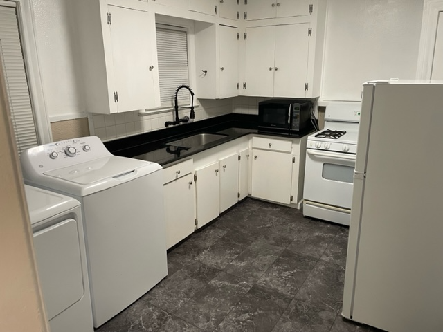 320 Oleander Ave #U - Photo 2 of 11
