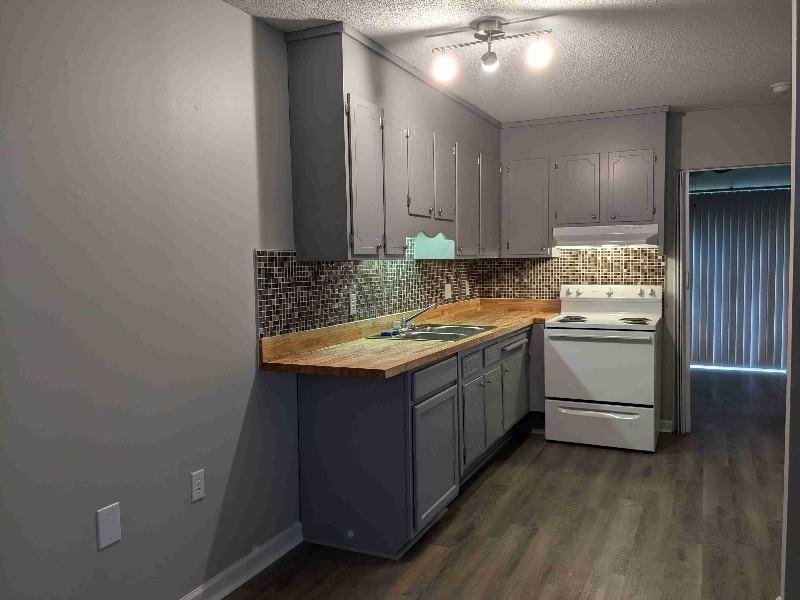1220 8th St Ne #B - Photo 7 of 18